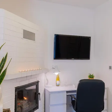 Dreamland Centre Apartment *